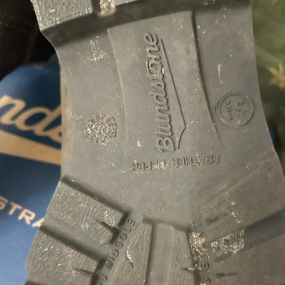 Women’s Classic Blundstone #585 - Picture 3 of 7
